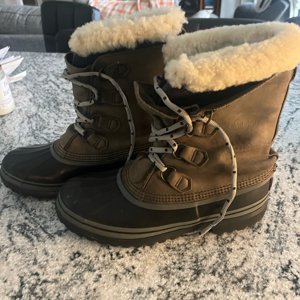 Sorel dark olive and Black Winter Boots